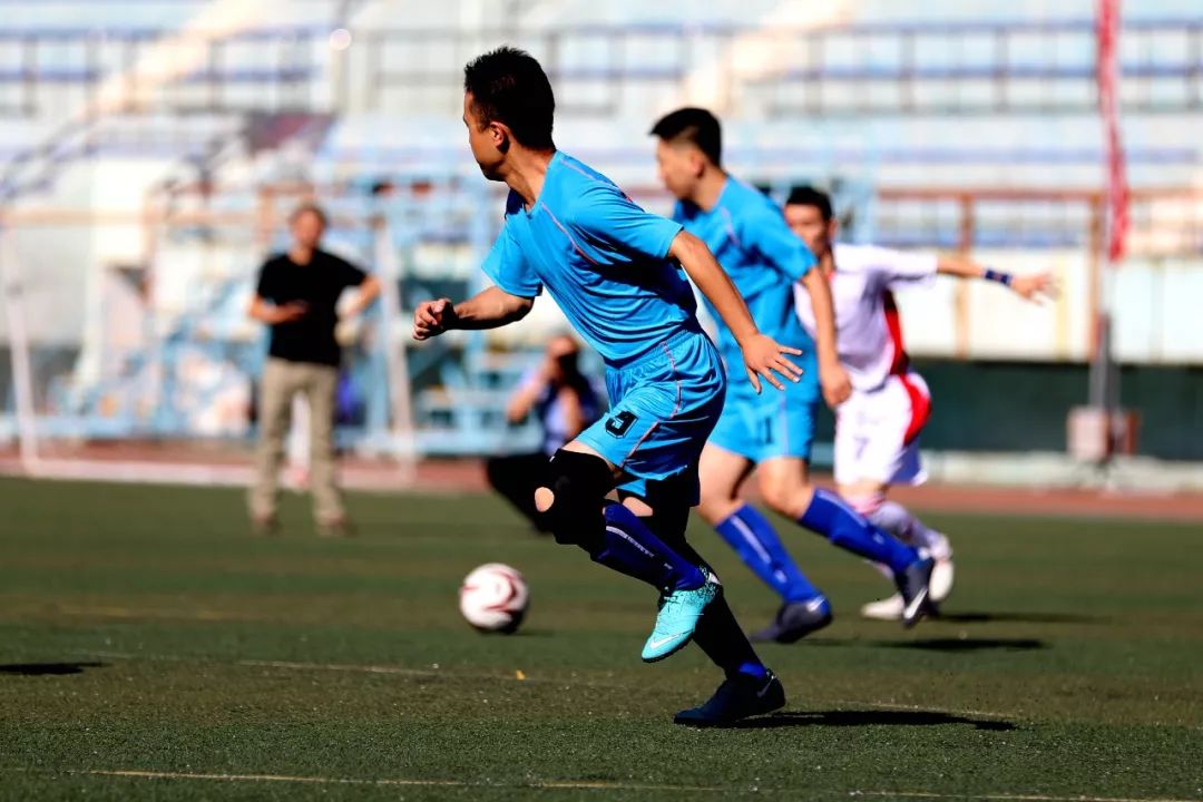 喜讯足球比赛冠军,喜报战报