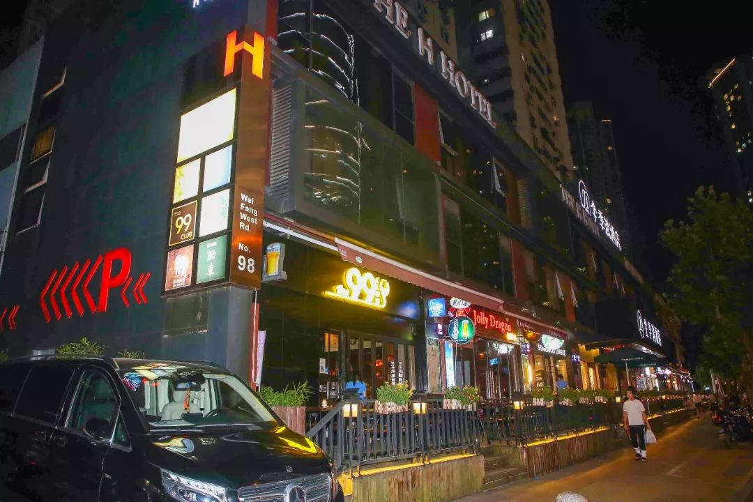 【居行】酒吧/轰趴/密室，陆家嘴隐藏的宝藏“后街”，约吗？