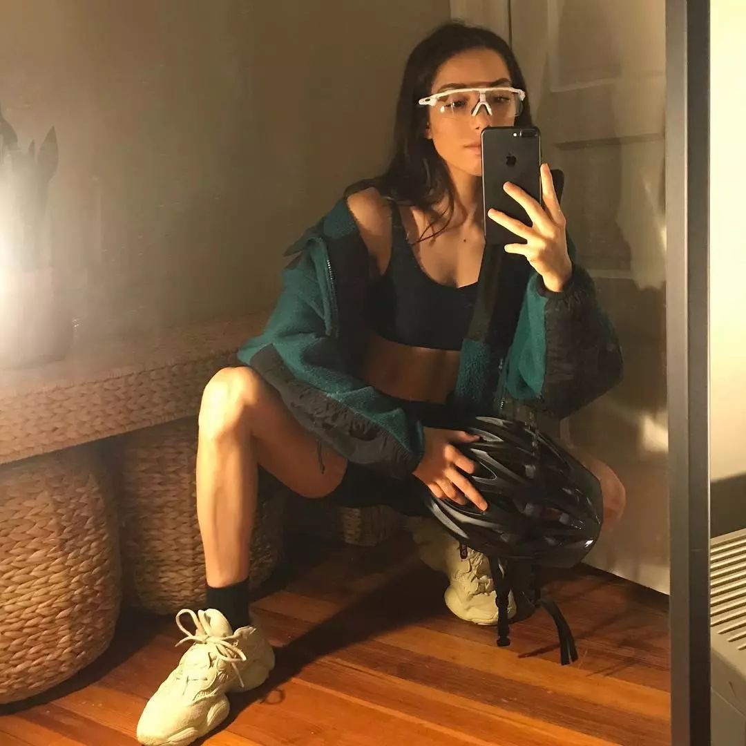 现在年轻人无聊,为啥现在年轻人恋爱那么无聊