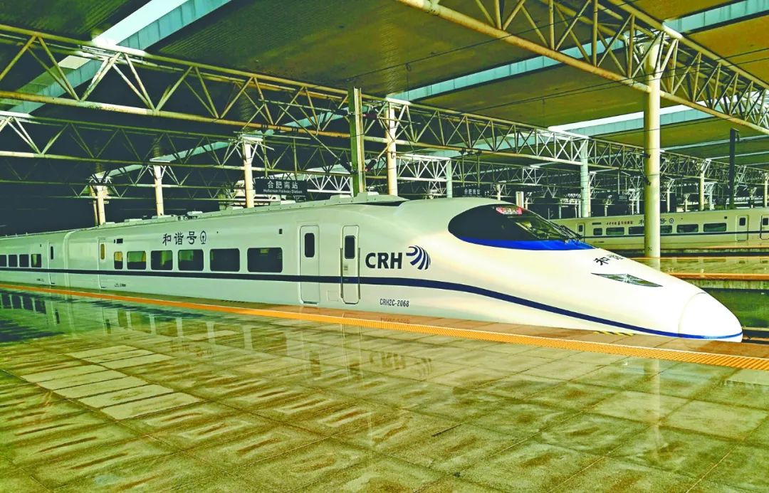 「早安·芜湖」每晚近3万人次打卡“十里江湾”,这几类乱象令城管队员最头疼