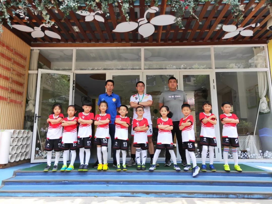 全国首批足球特色幼儿园,幼儿园获评全国足球特色幼儿园