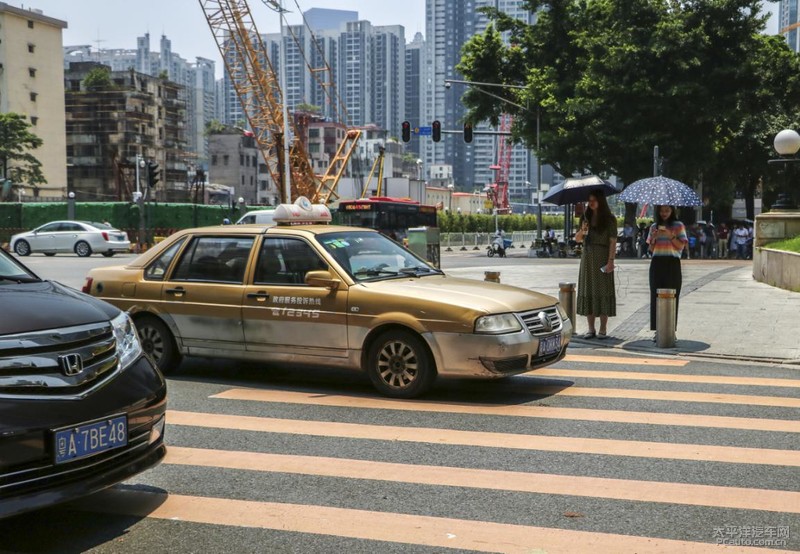 广州黄颜色的出租车 (广州出租车为什么这么多颜色)