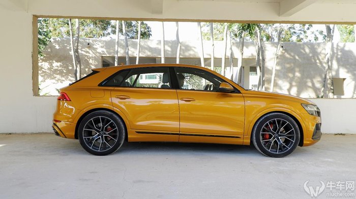 奥迪q855tfsi价格多少钱,颜值爆表车长五米抢先试驾奥迪q8