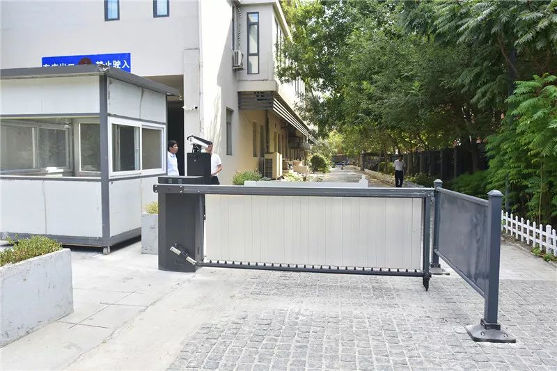 银洲银珠珠联璧合解决居民停车难