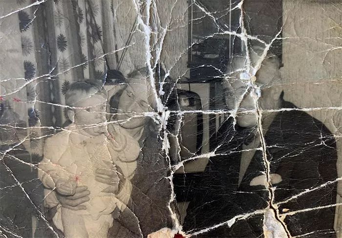 原来的老照片修复一下,修复污损老照片