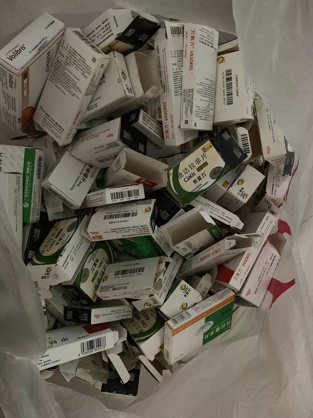 河南8岁“蓝嘴唇”女孩每天靠伟哥续命？妈妈泪述真相