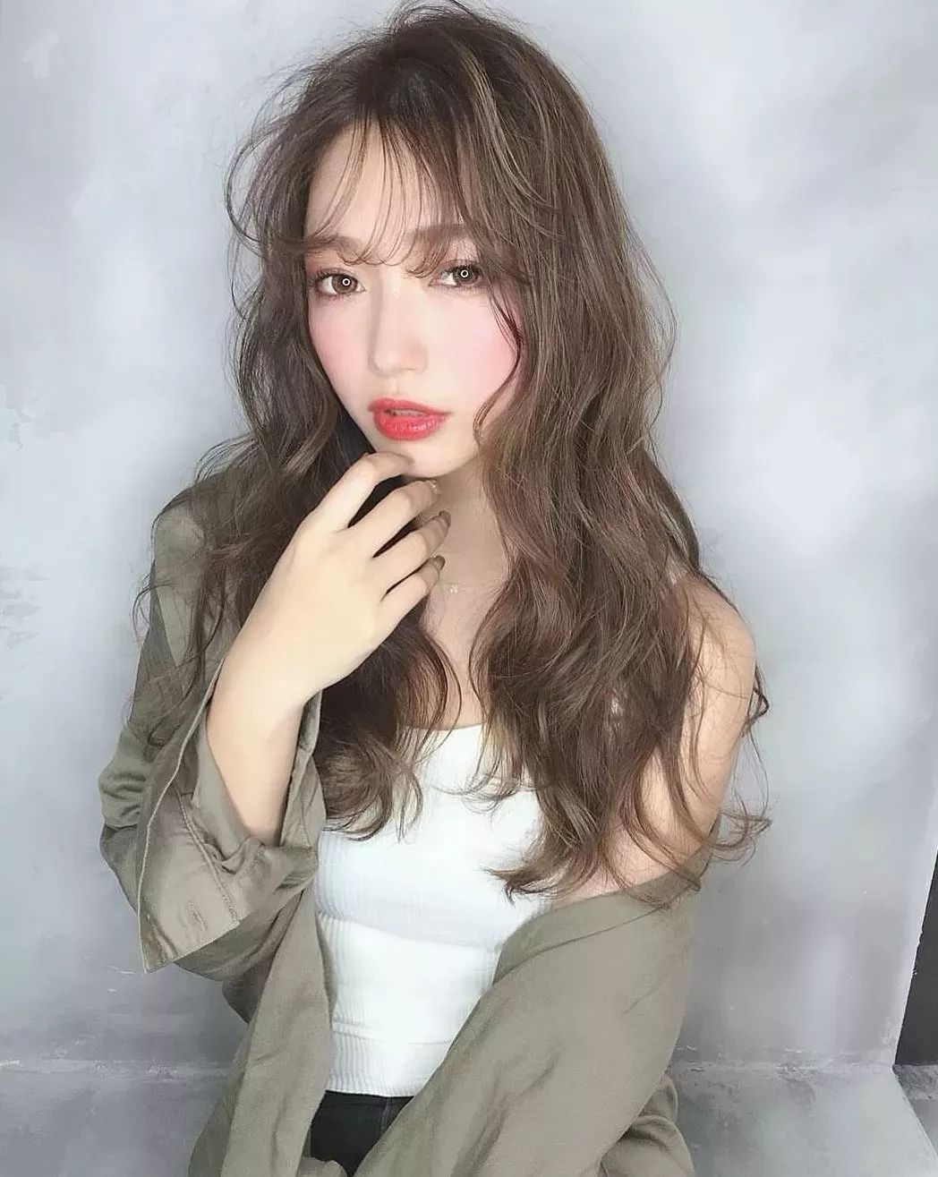 四款专属秋冬的慵懒发型,秋冬新款慵懒风宽松温柔