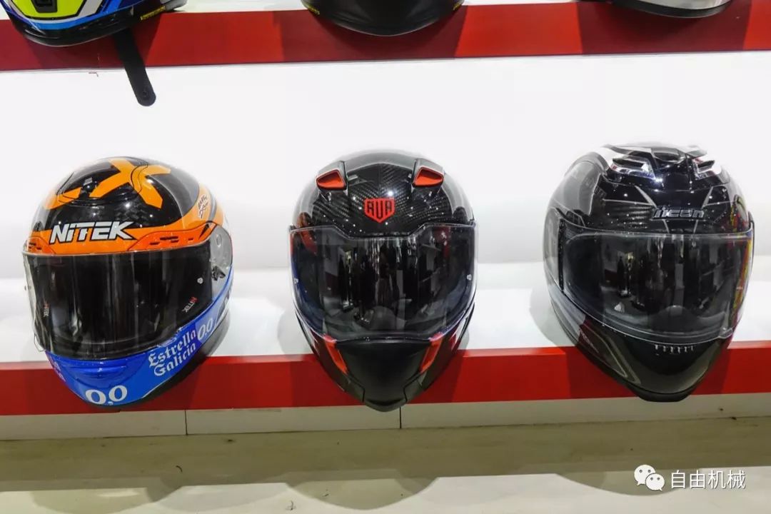 售价不到两千的国产碳纤盔，AVAX-Helmet开箱体验丨把玩