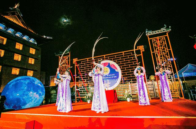 嫦娥奔月、拜月大典、还有让罗志祥陈赫都中毒的宝石老舅《野狼disco》！这个中秋嗨不停……