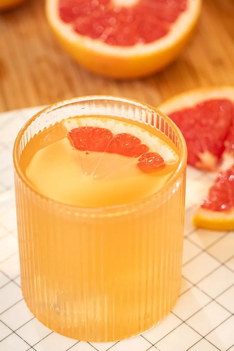 奶茶放冰箱冷藏2天还能喝吗,奶茶放冷藏第二天还能喝吗