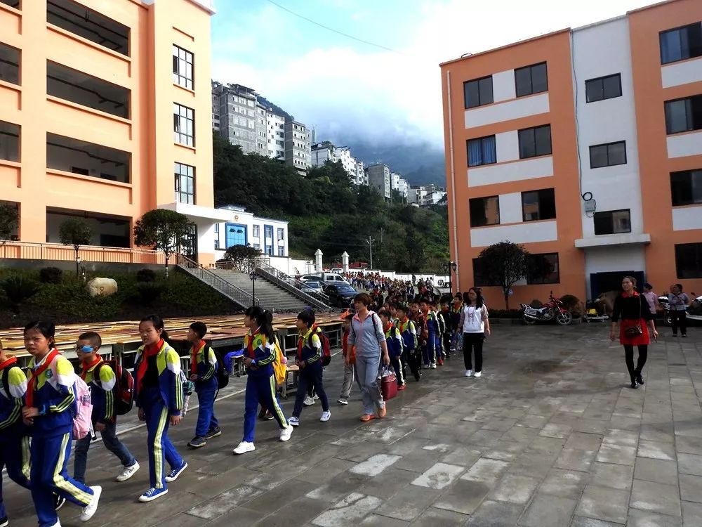 墨翰乡这所学校喜迁新校区啦！记得别再走错了！