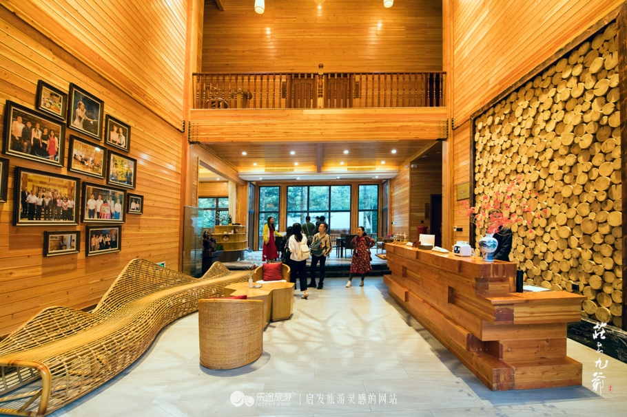 浮云缭绕的白云山上总有一张属于你的床