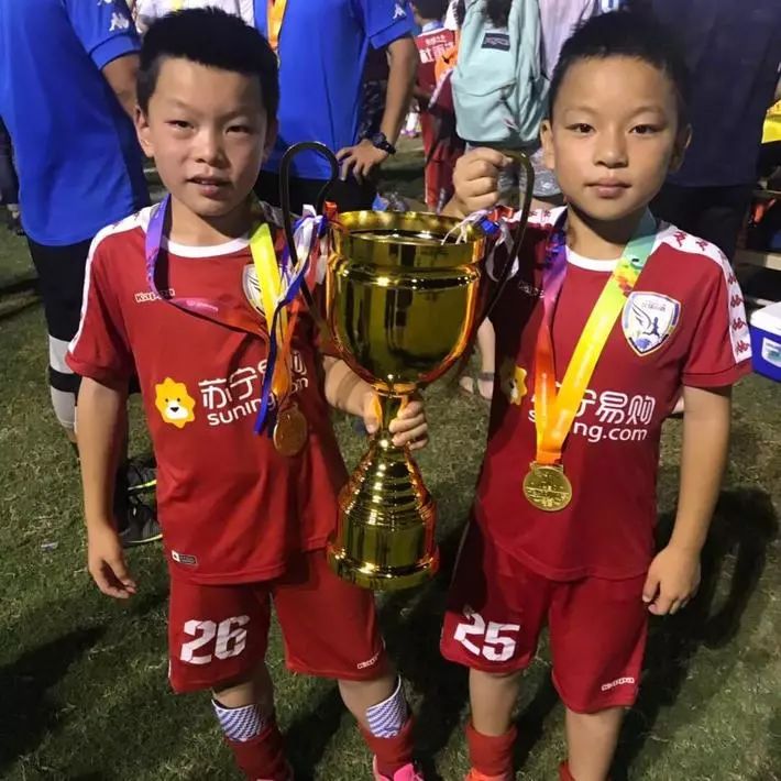 青年志:江苏徐州吕孟洋,清华附中过人王