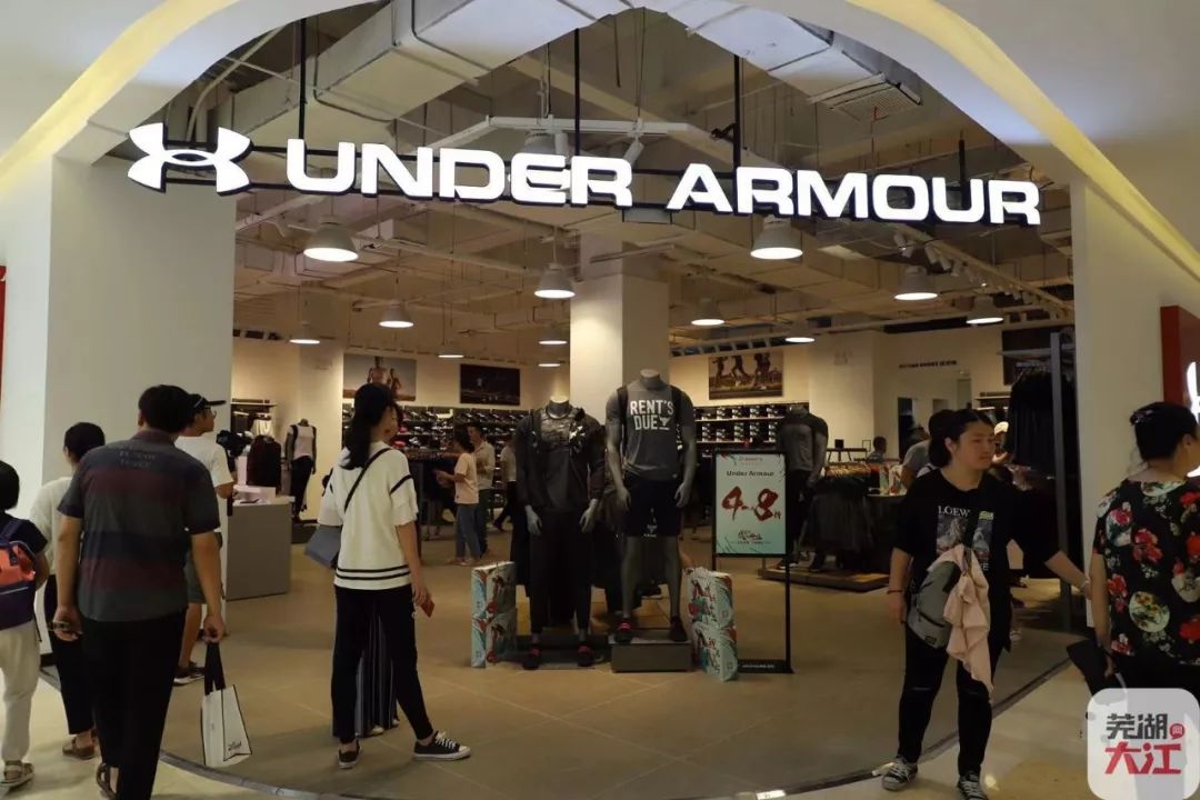 太火爆全国各地190万游客涌入景区,20多万人聚集