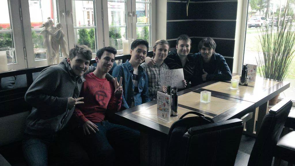 UOL故事：重生之我是独联体战队