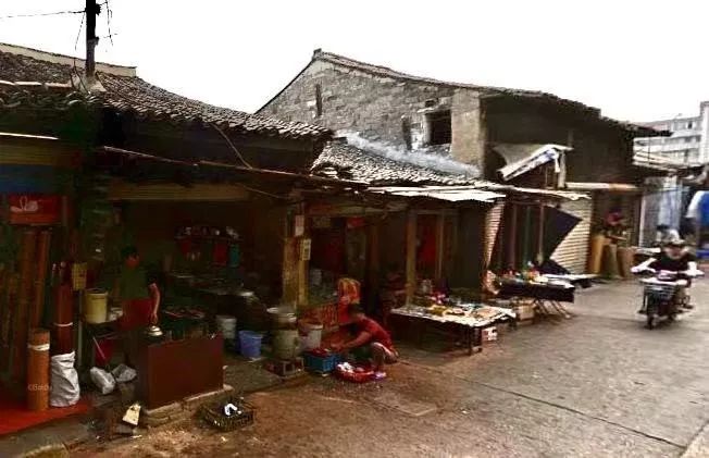 东横街老店的最后一天，我回到了中城小学