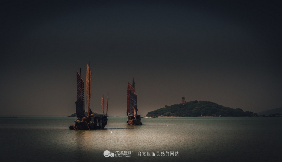 又到菊黄蟹肥时，无锡太湖鼋头渚渔家风情节上演