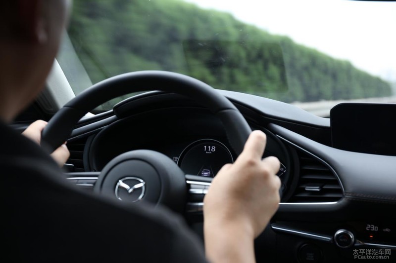 次世代马自达3昂克赛拉这款车怎么样 (mazda3昂克赛拉云控版是什么意思)