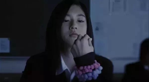 三吉彩花的妆容,可盐可酷可爱可温柔