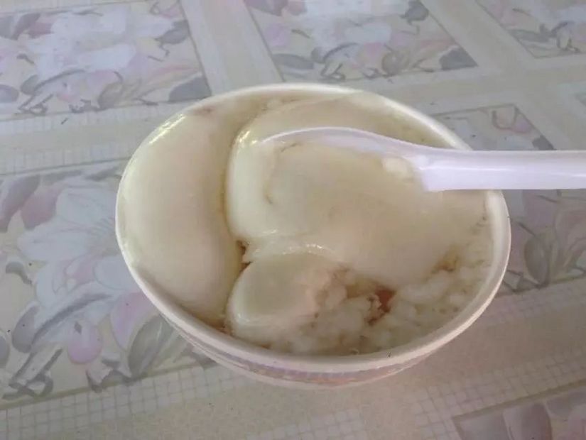 为了泳滩,遇上稔子和山日