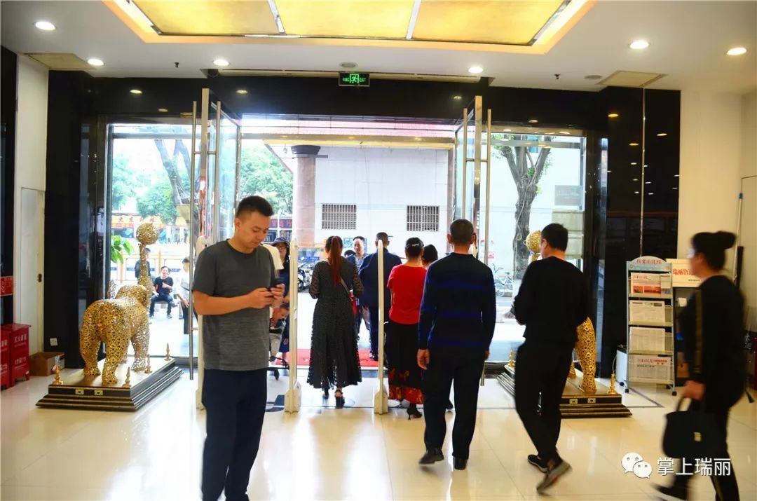 来姐告买不停！这是一条看了会“剁手”的推送