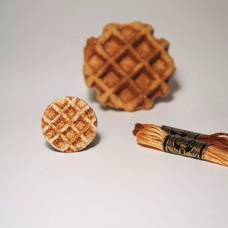 只能塞得下硬币的包、寿司大小的鞋……欢迎来到小人国