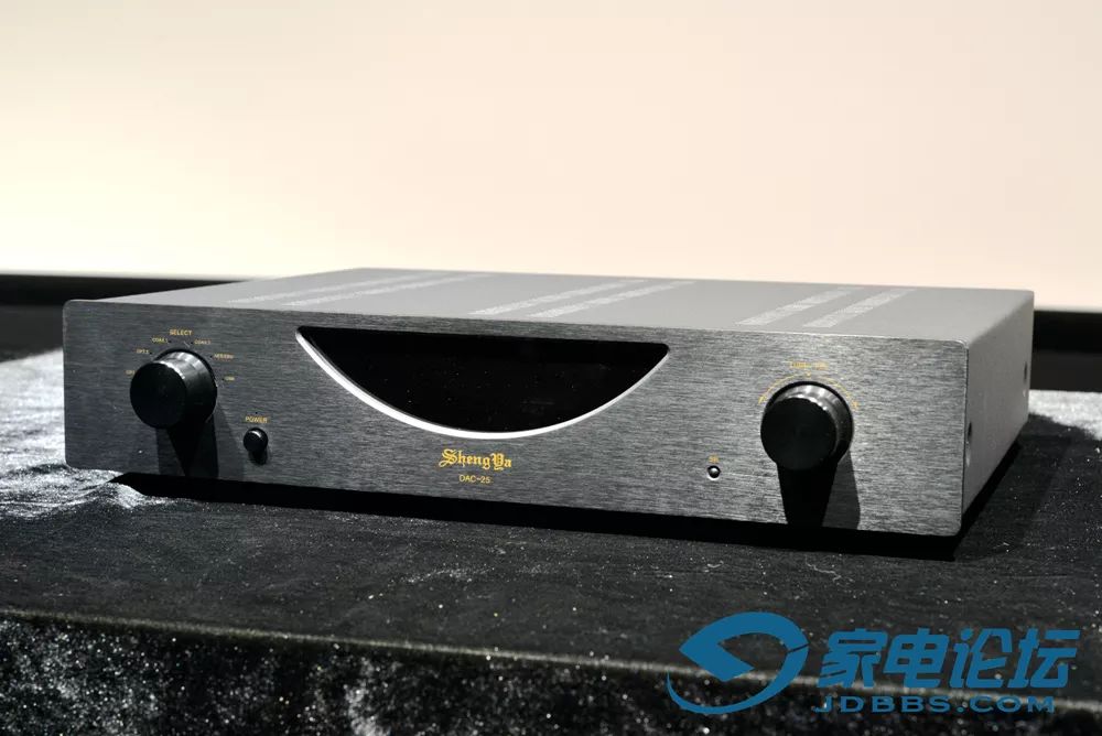 全能的解码“妖精”：声雅DAC25胆石结合解码器