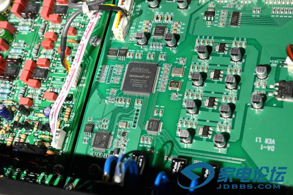 全能的解码“妖精”：声雅DAC25胆石结合解码器