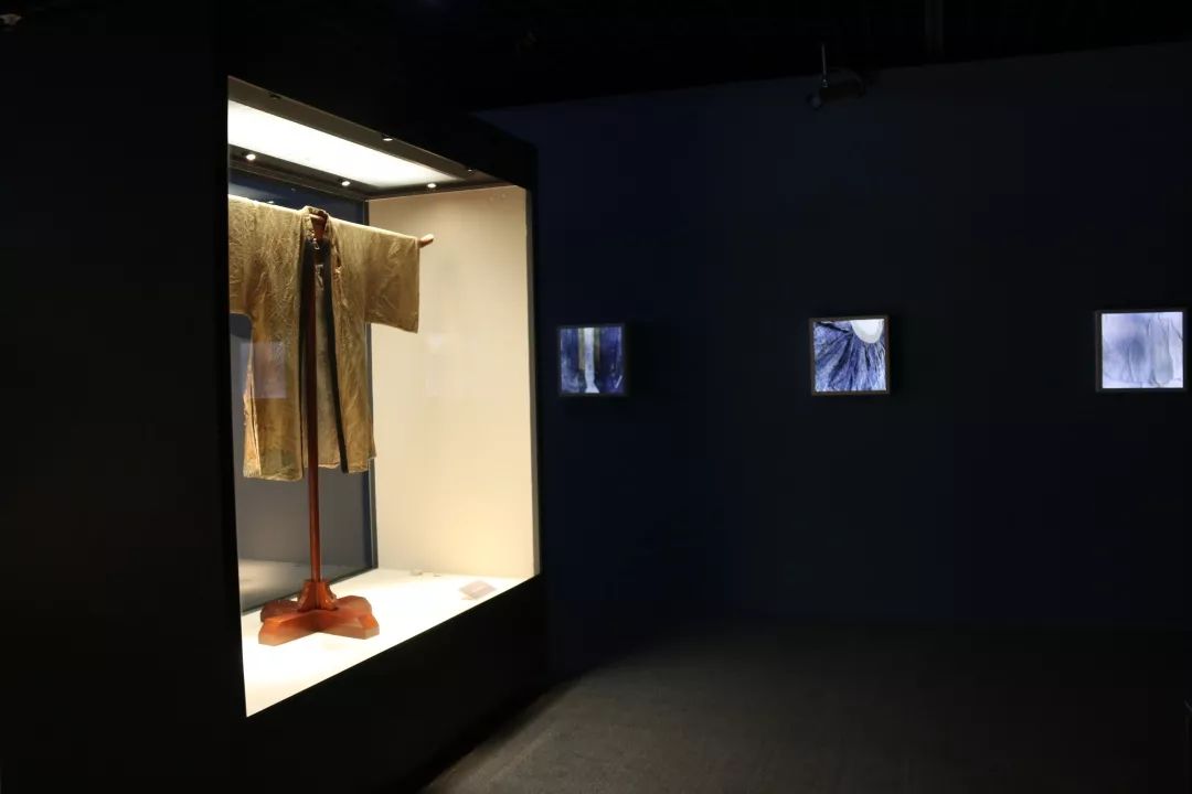 卡地亚满钻手镯窄版高定,卡地亚新款手镯时尚减龄黄金