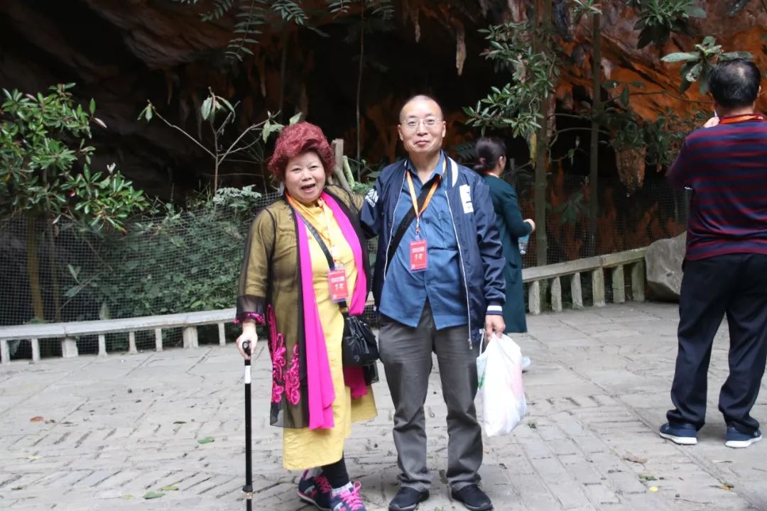 关注|游世界地质公园·品织金洞天美食，千人畅游织金洞