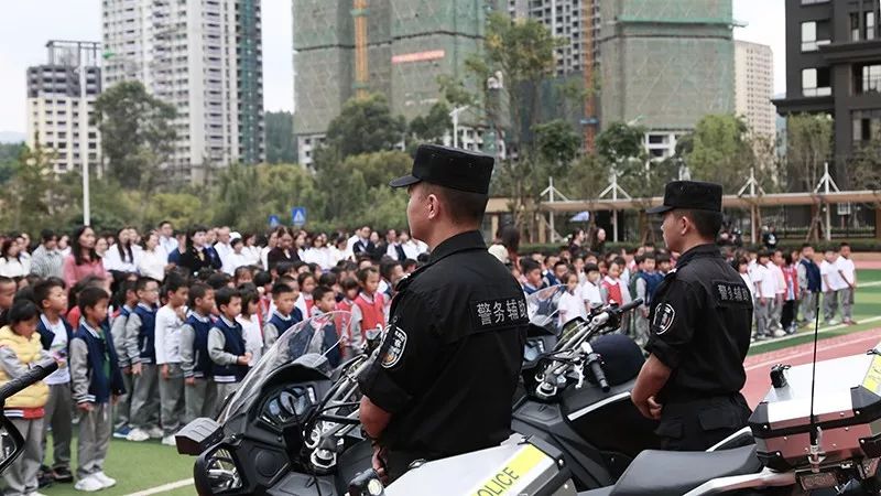 【护校安园】坏人来了怎么办？民警这堂反恐教育课讲清楚了！
