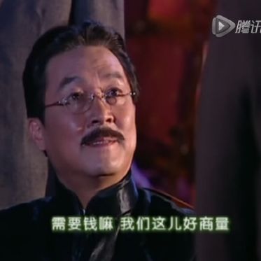 杜飞穿红色衣服,杜飞穿匡威