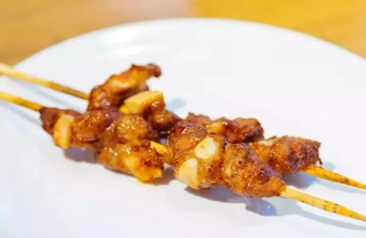 吾悦广场10元烧烤,吾悦烤鱿鱼10块钱9串