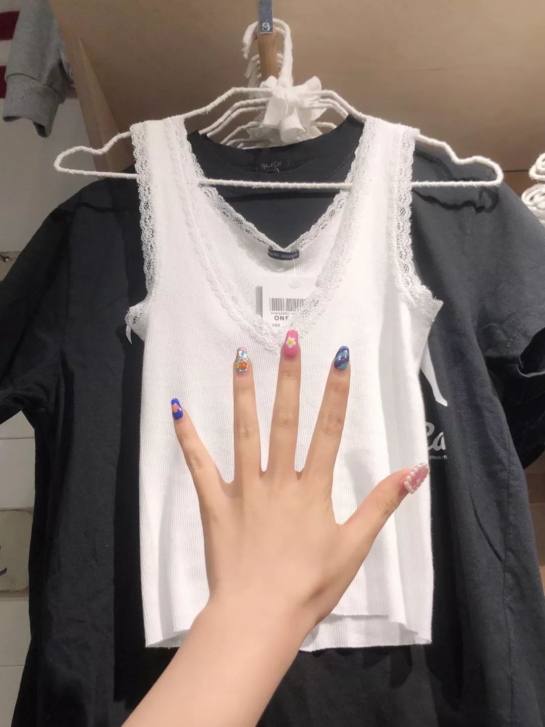 不用海淘代购的化妆品,宋妍霏同款平价包包