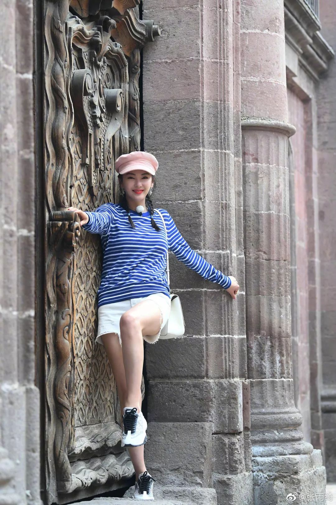 骨架大高个子女生怎么穿搭,肩宽骨架大胖妹妹怎么穿