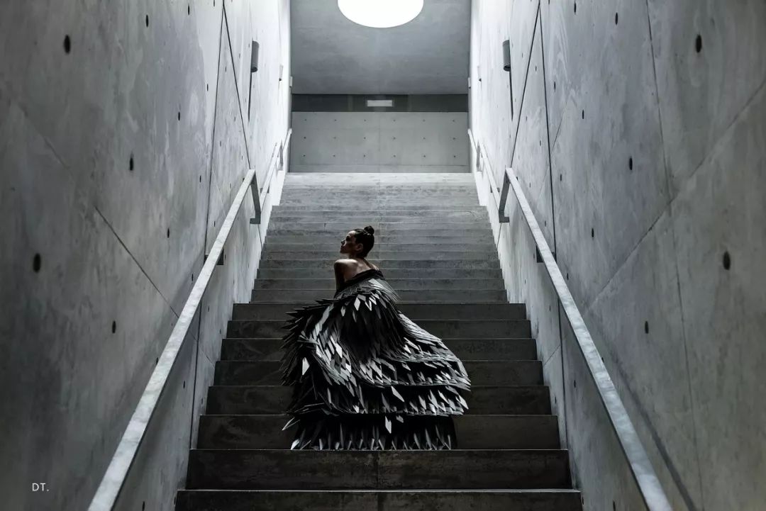 一面水泥墙惊艳了整个院子,水泥墙中式风格