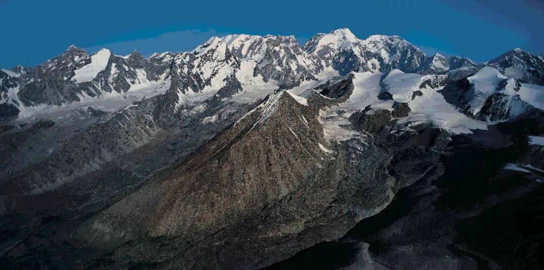 和青藏高原一样高的地方,比青藏高原还高的高原