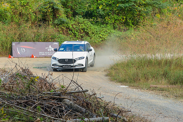 马自达cx-4和cx5的底盘操控,马自达cx-4试驾2.0视频