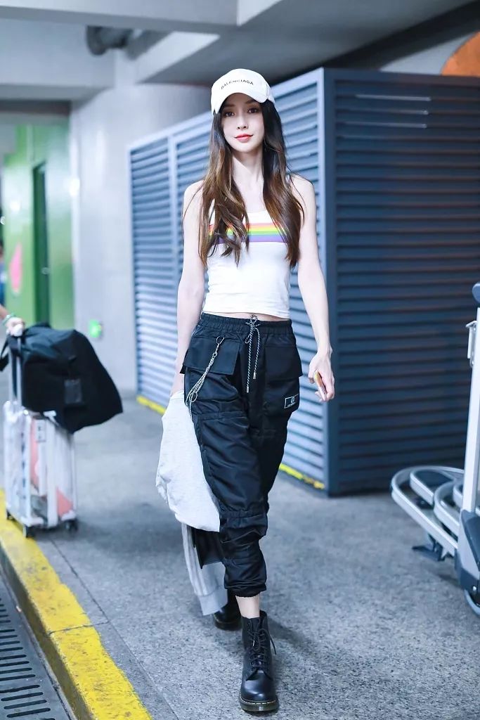 拯救腿粗,马丁靴怎么选择显腿小又年轻