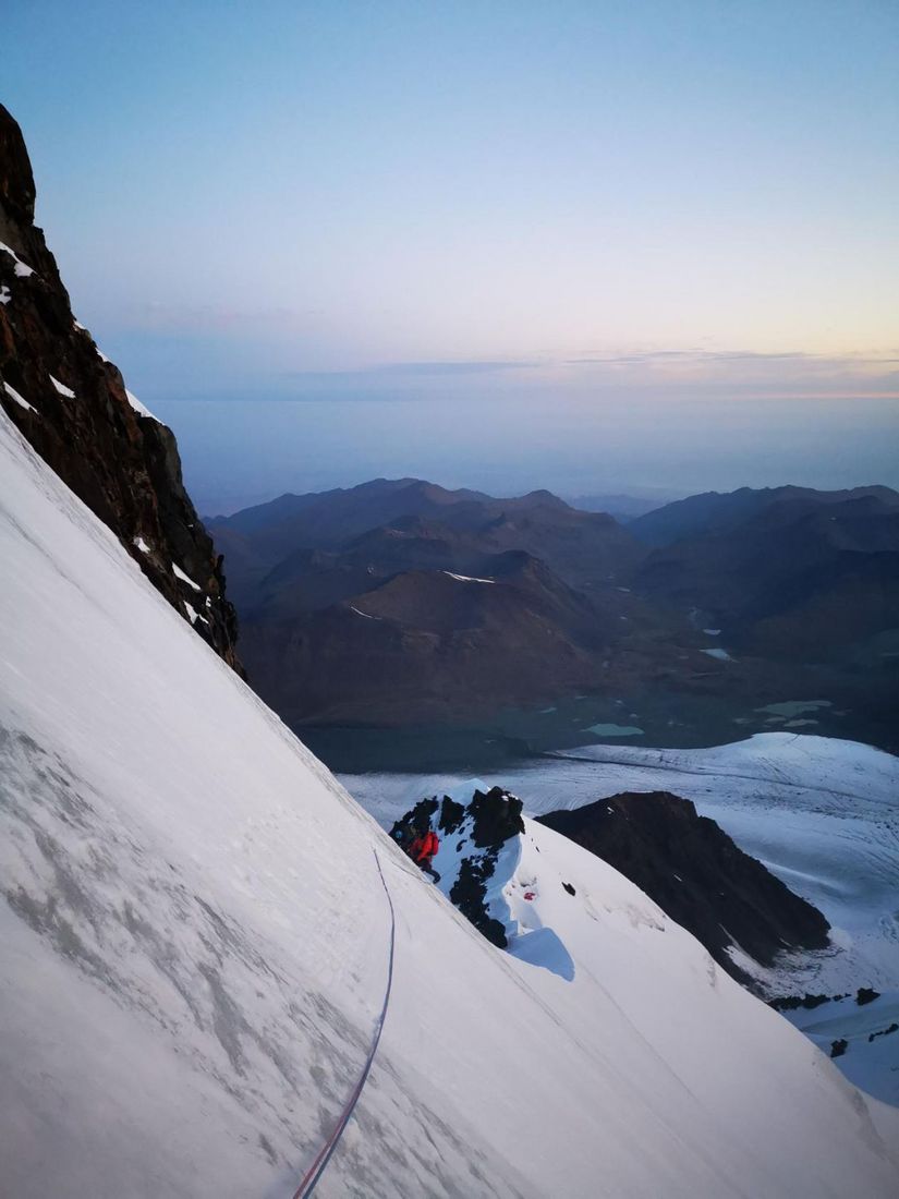 博格达峰登顶记录,李宗利登顶8千米以上的山