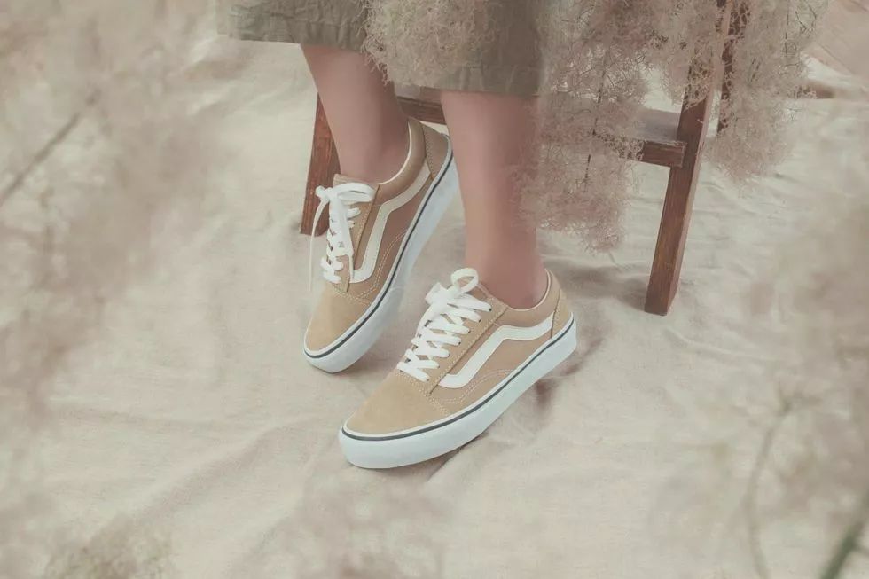 秋冬百搭女士运动鞋,啄木鸟2021秋冬韩版运动鞋