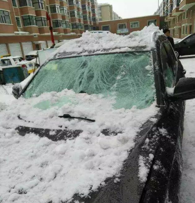 车被雪砸了该怎么办,车子被雪砸了用什么险