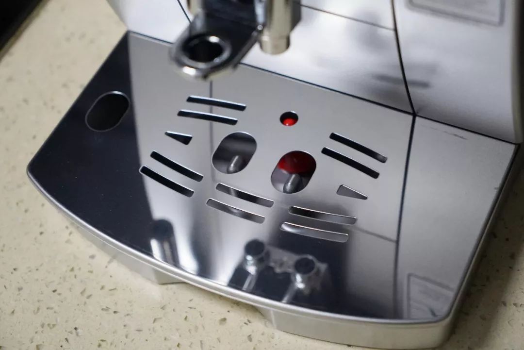 家用入门级的意式咖啡机买什么好,德龙意式半自动咖啡机银骑士测评