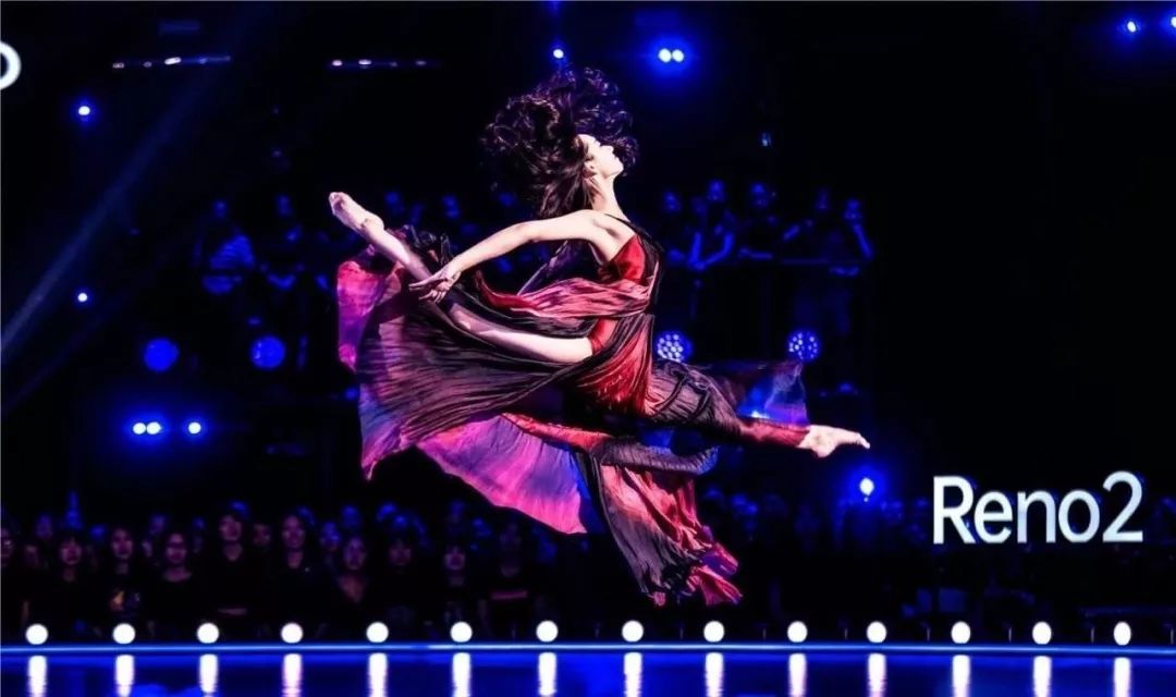 舞蹈定格，你将看到“风暴时刻”的真正底色|睡前聊一会儿