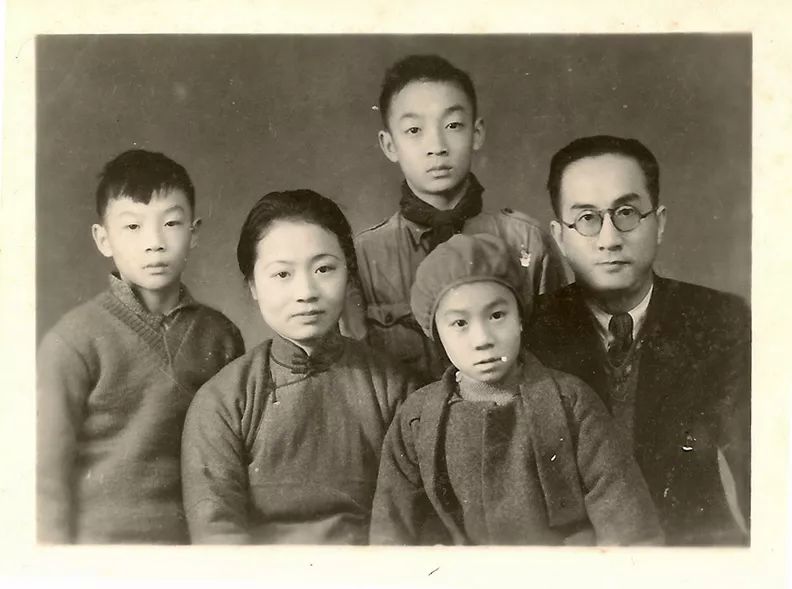 邹韬奋作品集,邹韬奋的人物传记