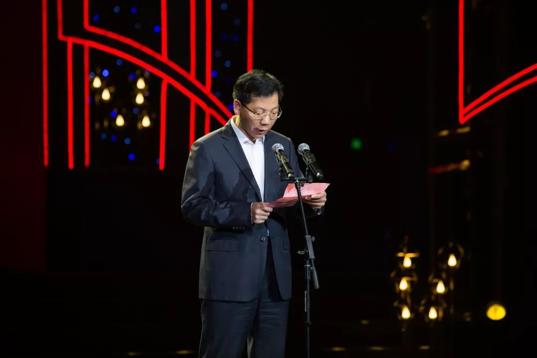 今天，这所学校的生日会惊艳全场