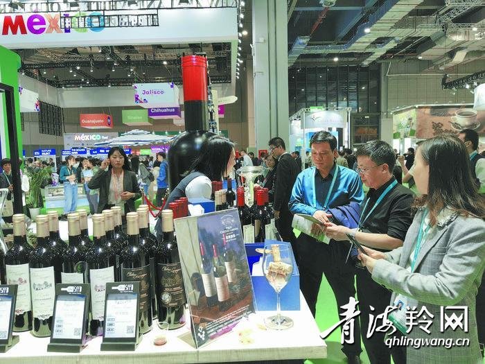 进博馆里，吃遍全球