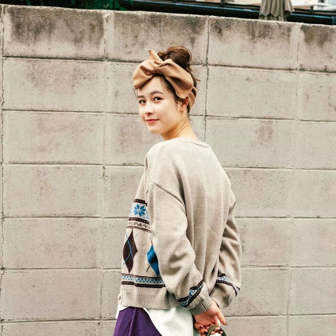 日杂少女改变风格,复古森女文艺优雅穿搭