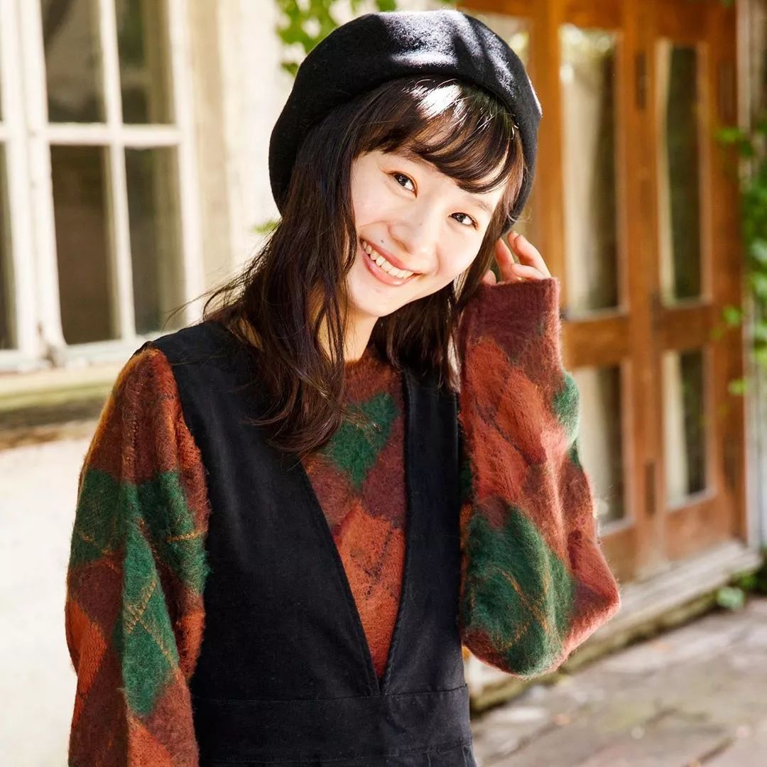 日杂少女改变风格,复古森女文艺优雅穿搭