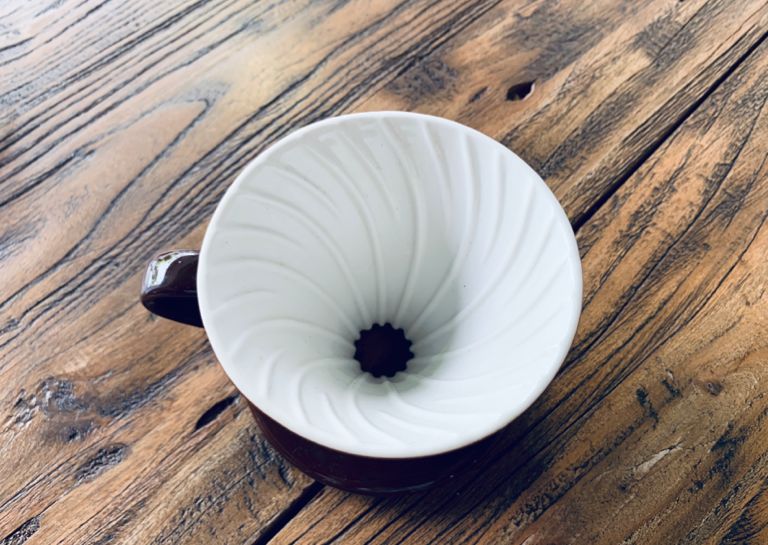 手冲咖啡大滤杯小滤杯区别,手冲咖啡滤杯底部咖啡粉冲不上来